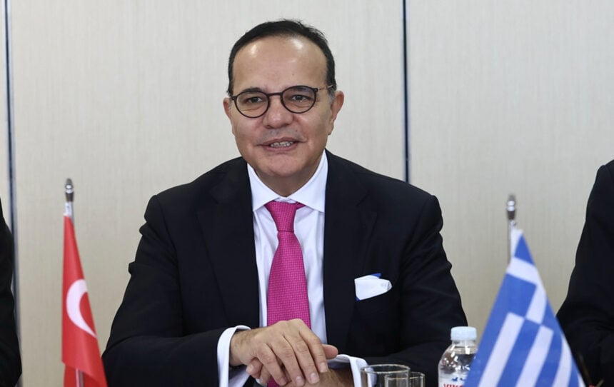 &Mu;&pi;&omicron;&zeta;ά&iota; &sigma;&epsilon; &Omicron;&Eta;&Epsilon;: &Omicron;&iota; &Tau;&omicron;&upsilon;&rho;&kappa;&omicron;&kappa;ύ&pi;&rho;&iota;&omicron;&iota; &upsilon;&phi;ί&sigma;&tau;&alpha;&nu;&tau;&alpha;&iota; &laquo;&sigma;&upsilon;&sigma;&tau;&eta;&mu;&alpha;&tau;&iota;&kappa;ή &alpha;&delta;&iota;&kappa;ί&alpha;&raquo;