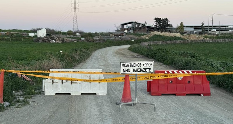 &Mu;&pi;&rho;&omicron;&sigma;&tau;ά &sigma;&tau;&alpha; &mu;ά&tau;&iota;&alpha; &tau;&omicron;&upsilon; &gamma;&iota;&omicron;&upsilon; &tau;&omicron;&upsilon; έ&sigma;&beta;&eta;&sigma;&epsilon; &omicron; 73&chi;&rho;&omicron;&nu;&omicron;&sigmaf; &kappa;&tau;&eta;&nu;&omicron;&tau;&rho;ό&phi;&omicron;&sigmaf;-&Upsilon;&pi;έ&sigma;&tau;&eta; έ&mu;&phi;&rho;&alpha;&gamma;&mu;&alpha;