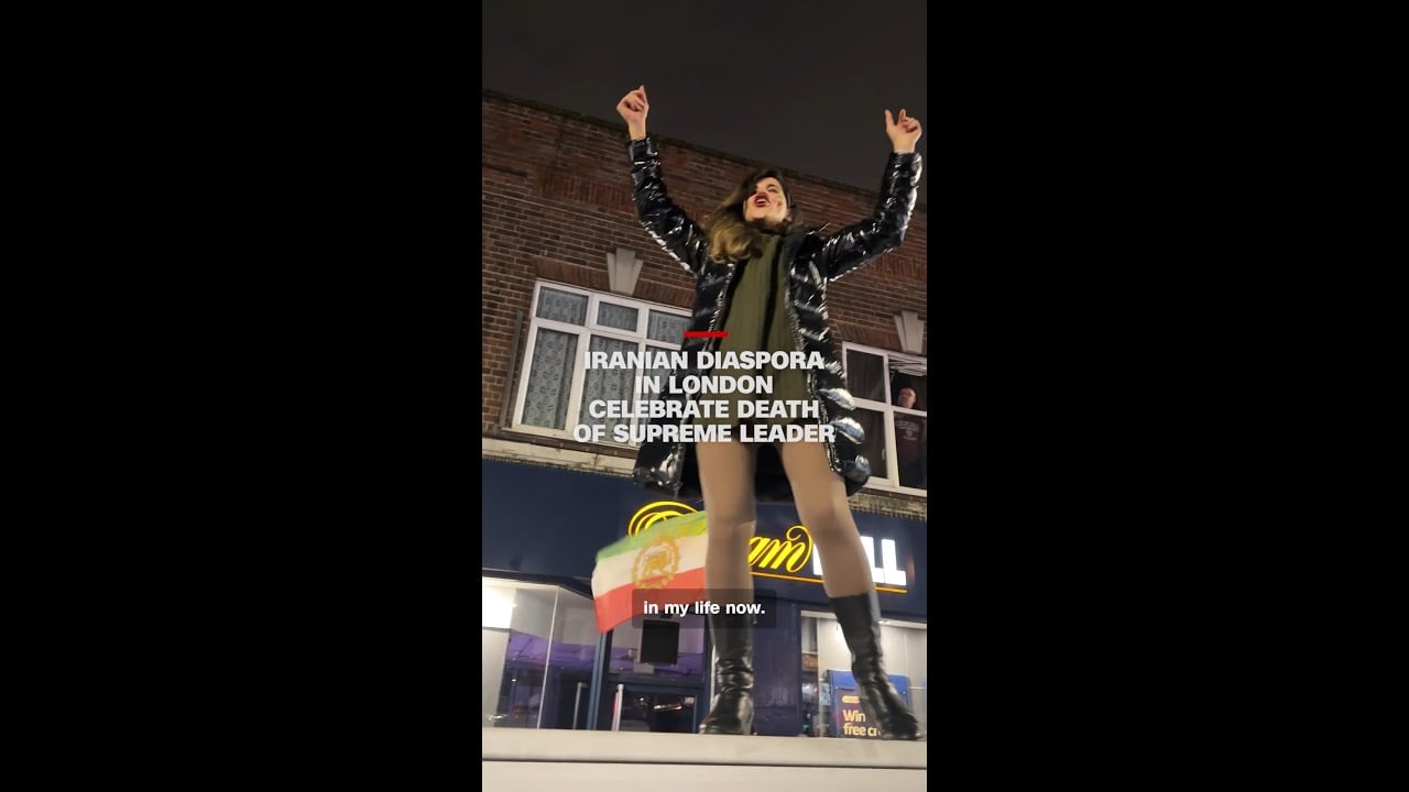 Ιρανή για θάνατο Χαμενεΐ: «Είναι η πιο ευτυχισμένη μέρα της ζωής μου» (ΒΙΝΤΕΟ)