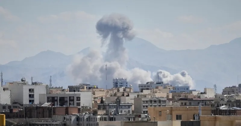 LIVE: &laquo;&Alpha;&nu;&omicron;&iota;&chi;&tau;ό &sigma;&epsilon; &pi;&rho;&omicron;&sigma;&pi;ά&theta;&epsilon;&iota;&epsilon;&sigmaf; &alpha;&pi;&omicron;&kappa;&lambda;&iota;&mu;ά&kappa;&omega;&sigma;&eta;&sigmaf; &tau;&omicron; &Iota;&rho;ά&nu;&raquo;-&Sigma;&upsilon;&nu;&epsilon;&chi;ί&zeta;&omicron;&nu;&tau;&alpha;&iota; &tau;&alpha; &chi;&tau;&upsilon;&pi;ή&mu;&alpha;&tau;&alpha;