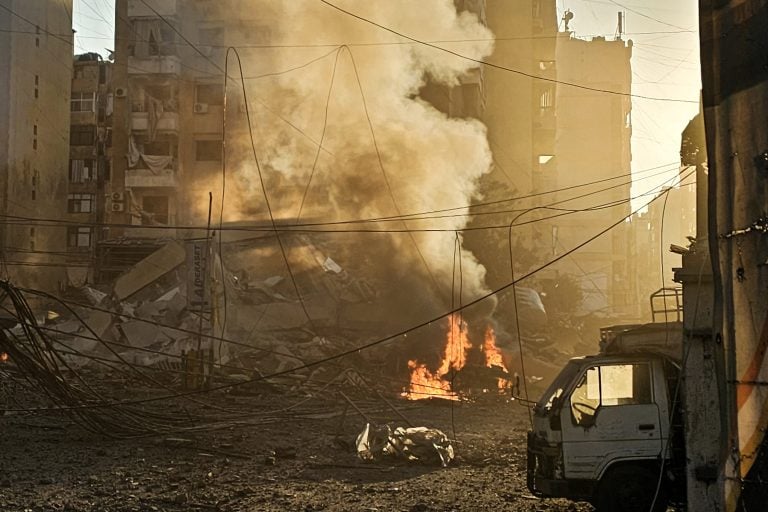 LIVE: &laquo;&Pi;&omicron;&lambda;ύ &alpha;&rho;&gamma;ά&raquo; &lambda;έ&epsilon;&iota; &omicron; &Tau;&rho;&alpha;&mu;&pi; - &Mu;&pi;&alpha;&rho;ά&zeta; &pi;&upsilon;&rho;&alpha;&upsilon;&lambda;&iota;&kappa;ώ&nu; &epsilon;&pi;&iota;&theta;έ&sigma;&epsilon;&omega;&nu; &Iota;&sigma;&rho;&alpha;ή&lambda; &sigma;&epsilon; &Iota;&rho;ά&nu;