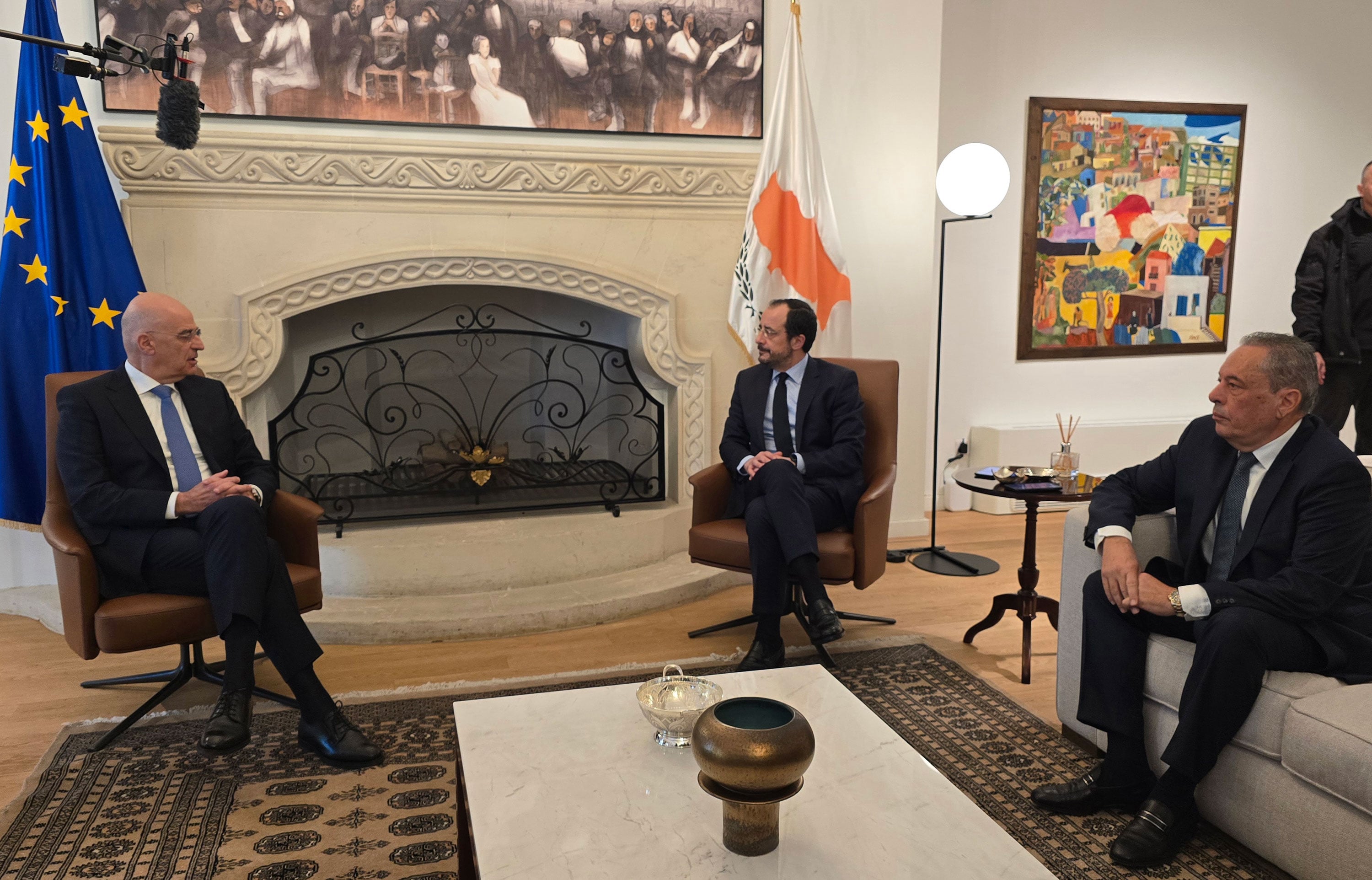 Δένδιας: Είμαστε συνολικά απολύτως στη διάθεση της Κυπριακής Δημοκρατίας