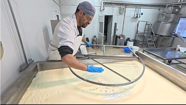 Τυροκόμοι: Αναστολή μονάδων στην Περγάμου για λόγους πρόληψης