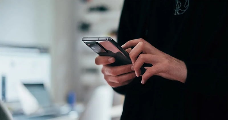 Ιδού τα τρία μηνύματα που θα σταλούν δοκιμαστικά στους πολίτες