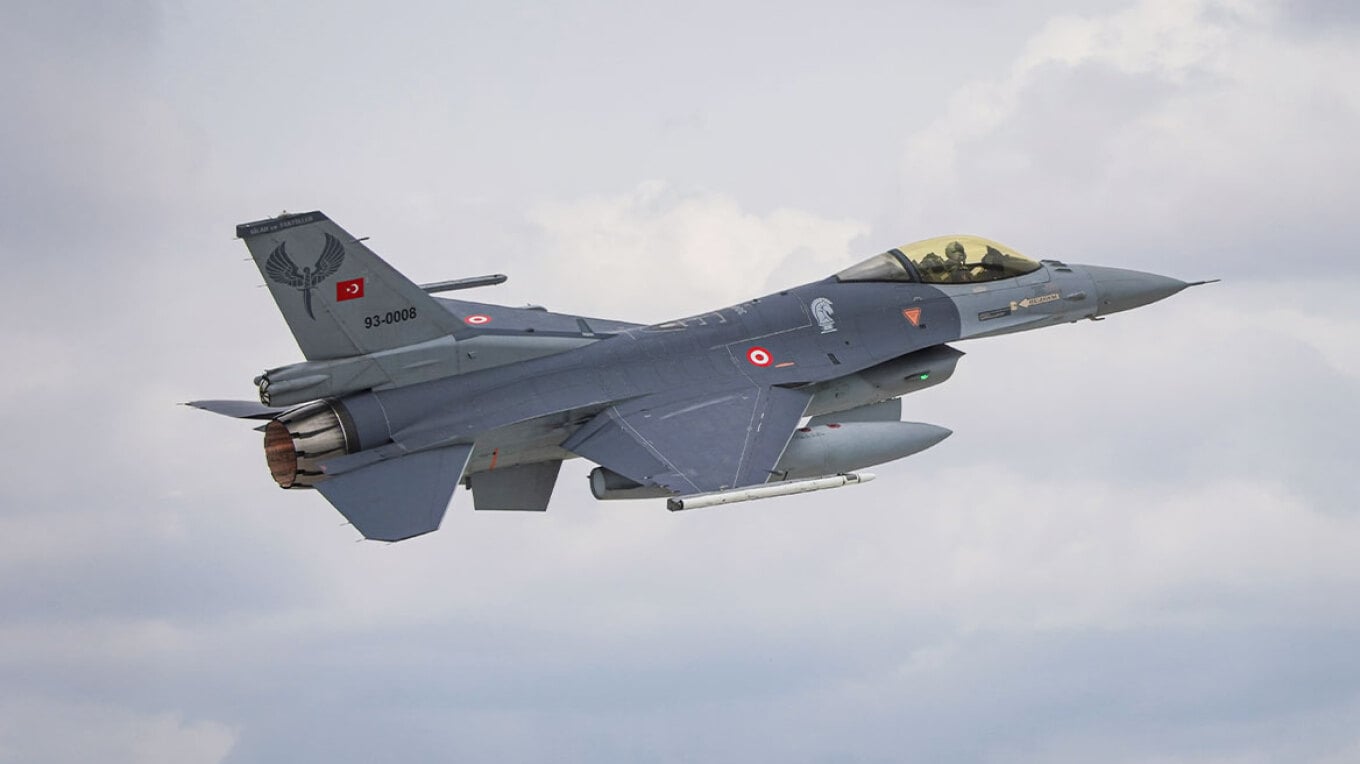 Έ&xi;&iota; &mu;&alpha;&chi;&eta;&tau;&iota;&kappa;ά F-16 &sigma;&tau;έ&lambda;&nu;&epsilon;&iota; &eta; &Tau;&omicron;&upsilon;&rho;&kappa;ί&alpha; &sigma;&tau;&alpha; &kappa;&alpha;&tau;&epsilon;&chi;ό&mu;&epsilon;&nu;&alpha; &alpha;ύ&rho;&iota;&omicron; &tau;&omicron; &pi;&rho;&omega;ί
