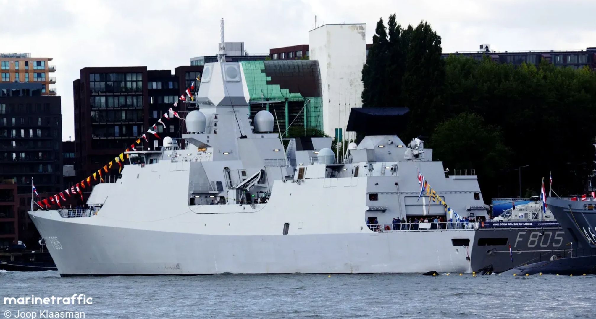 &Eta; &Omicron;&lambda;&lambda;&alpha;&nu;&delta;ί&alpha; &sigma;&tau;έ&lambda;&nu;&epsilon;&iota; &mu;&iota;&alpha; &phi;&rho;&epsilon;&gamma;ά&tau;&alpha; &sigma;&tau;&eta; &Mu;&epsilon;&sigma;ό&gamma;&epsilon;&iota;&omicron;