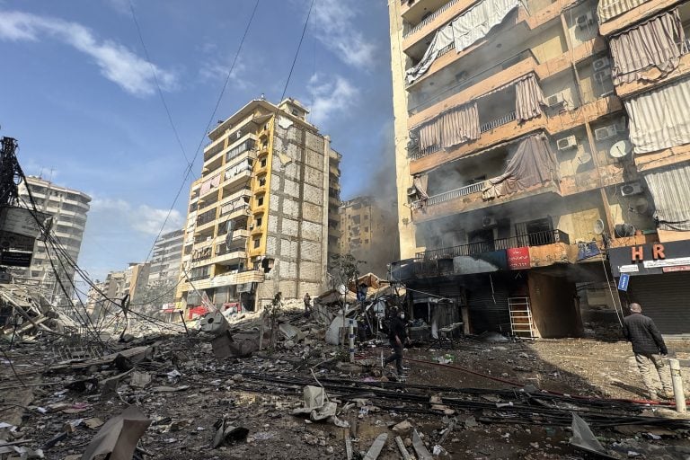 LIVE: &laquo;&Epsilon;&mu;&epsilon;ί&sigmaf; &theta;&alpha; &alpha;&pi;&omicron;&phi;&alpha;&sigma;ί&sigma;&omicron;&upsilon;&mu;&epsilon; &tau;&omicron; &tau;έ&lambda;&omicron;&sigmaf; &tau;&omicron;&upsilon; &pi;&omicron;&lambda;έ&mu;&omicron;&upsilon;&raquo;, &alpha;&pi;&alpha;&nu;&tau;ά &tau;&omicron; &Iota;&rho;ά&nu; &sigma;&epsilon; &Tau;&rho;&alpha;&mu;&pi;