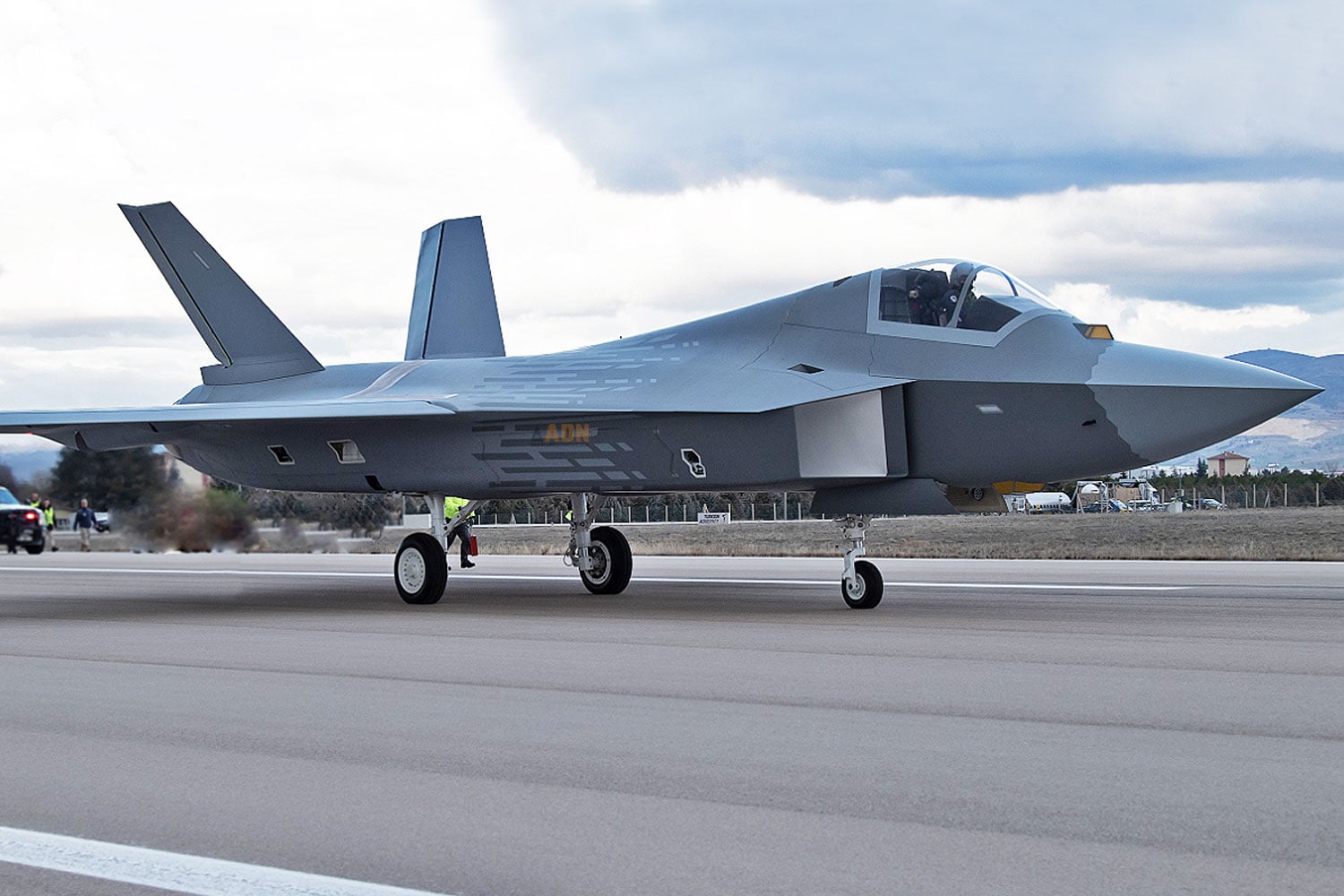 Σοζτζού: Παραμένει το αδιέξοδο με τους αμερικανικούς κινητήρες του ΚΑΑΝ