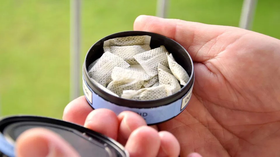 Ρύθμιση για τα σακουλάκια νικοτίνης-Πάει Ολομέλεια η πρόταση νόμου