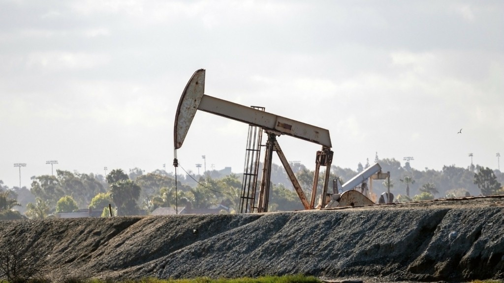 Με πτώση άνοιξε η Γουόλ Στριτ - Το πετρέλαιο Μπρεντ ξεπέρασε τα $100 το βαρέλι