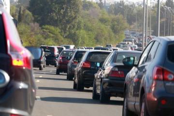 Βουλή: Επείγουσα πρόταση νόμου για παράταση στις άδειες κυκλοφορίας