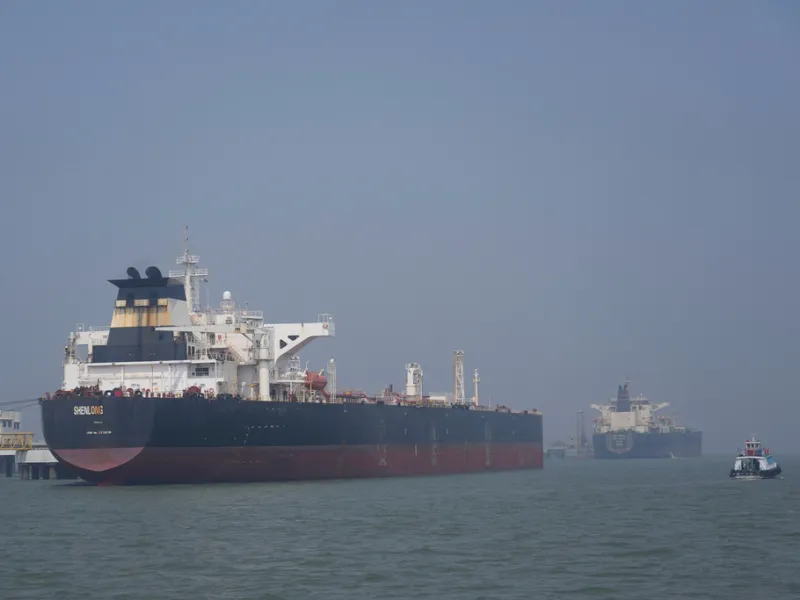 &Iota;&rho;ά&nu;: &Pi;&omicron;&lambda;&lambda;ά &pi;&lambda;&omicron;ί&alpha; &mu;&pi;&omicron;&rho;&omicron;ύ&nu; &nu;&alpha; &pi;&epsilon;&rho;&nu;&omicron;ύ&nu; &alpha;&pi;ό &Omicron;&rho;&mu;&omicron;ύ&zeta; &epsilon;ά&nu; &sigma;&upsilon;&nu;&tau;&omicron;&nu;&iota;&sigma;&tau;&omicron;ύ&nu; &mu;&epsilon; &tau;&omicron; &nu;&alpha;&upsilon;&tau;&iota;&kappa;ό