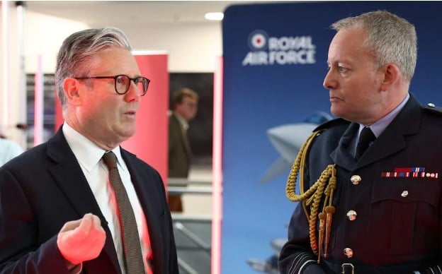 Βρετανός Aρχηγός Ενόπλων Δυνάμεων:«Δεν χρειάζεται αεροπλανοφόρο, έχουμε Κύπρο»