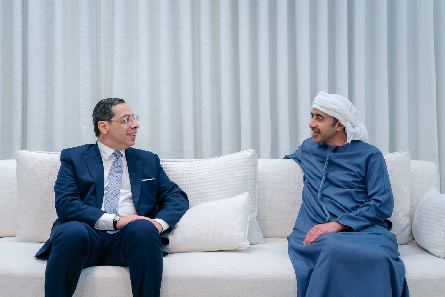 Εξελίξεις στην περιοχή και διμερείς σχέσεις σε συνάντηση Κόμπου με ΥΠΕΞ ΗΑΕ