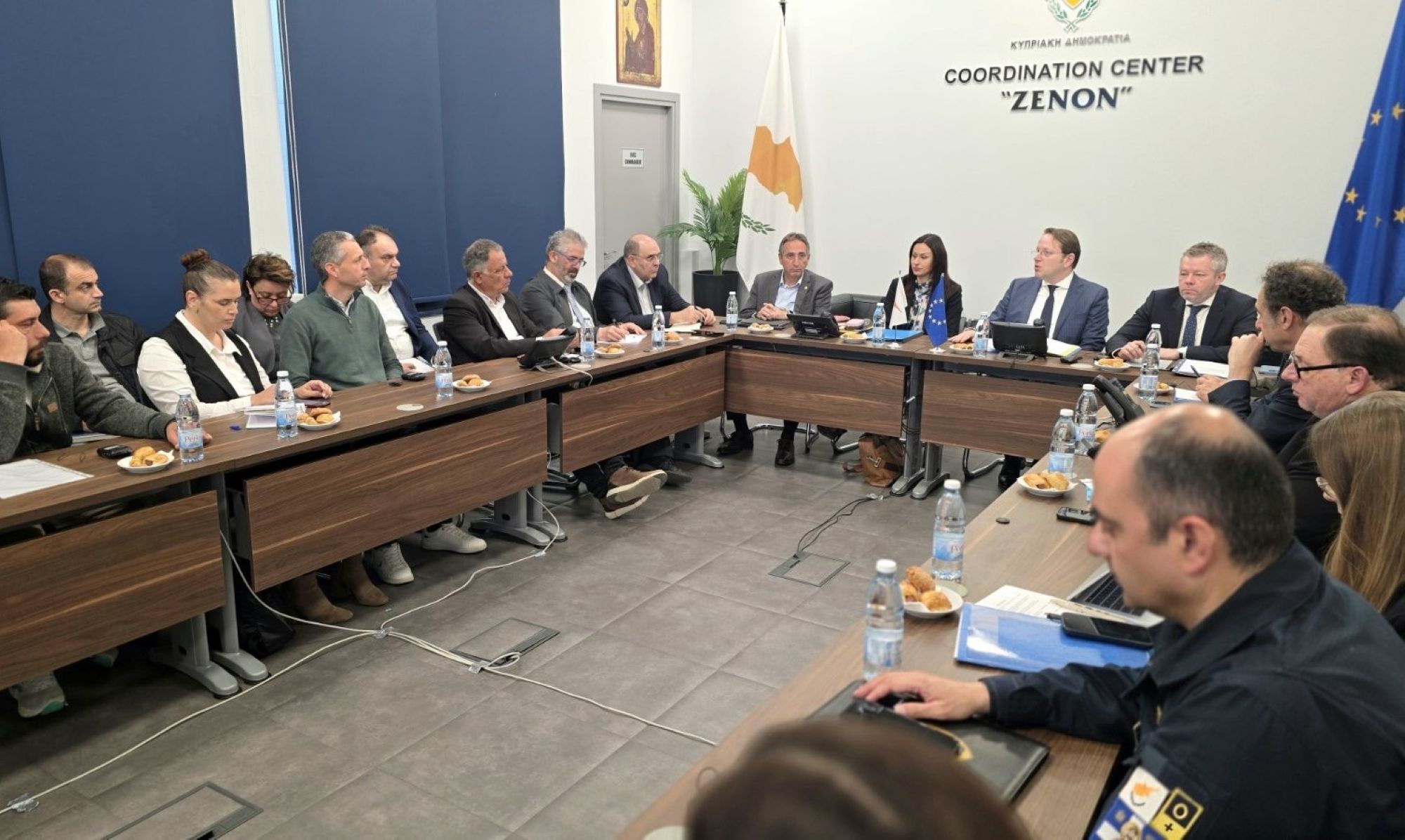 &Beta;ά&rho;&chi;&epsilon;&lambda;&iota;: &Pi;&lambda;ή&rho;&eta;&sigmaf; &alpha;&lambda;&lambda;&eta;&lambda;&epsilon;&gamma;&gamma;ύ&eta; &tau;&eta;&sigmaf; &Kappa;&omicron;&mu;&iota;&sigma;&iota;ό&nu; &sigma;&tau;&eta;&nu; &Kappa;ύ&pi;&rho;&omicron; &gamma;&iota;&alpha; &tau;&omicron;&nu; &alpha;&phi;&theta;ώ&delta;&eta;