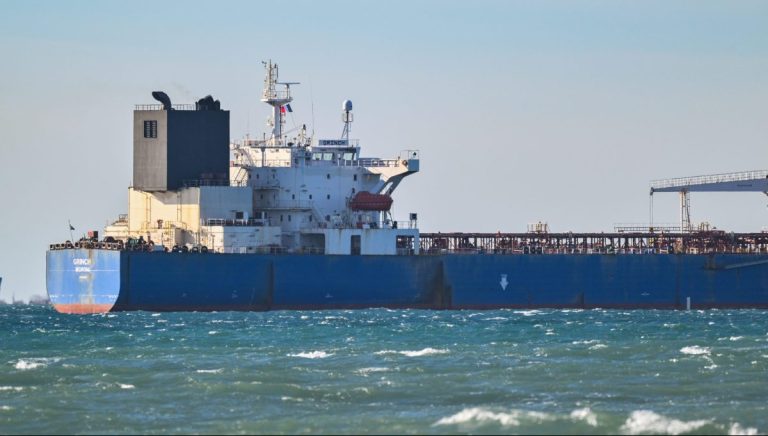 Πλοίο τουρκικής ιδιοκτησίας επιτράπηκε να περάσει από το Στενό του Ορμούζ