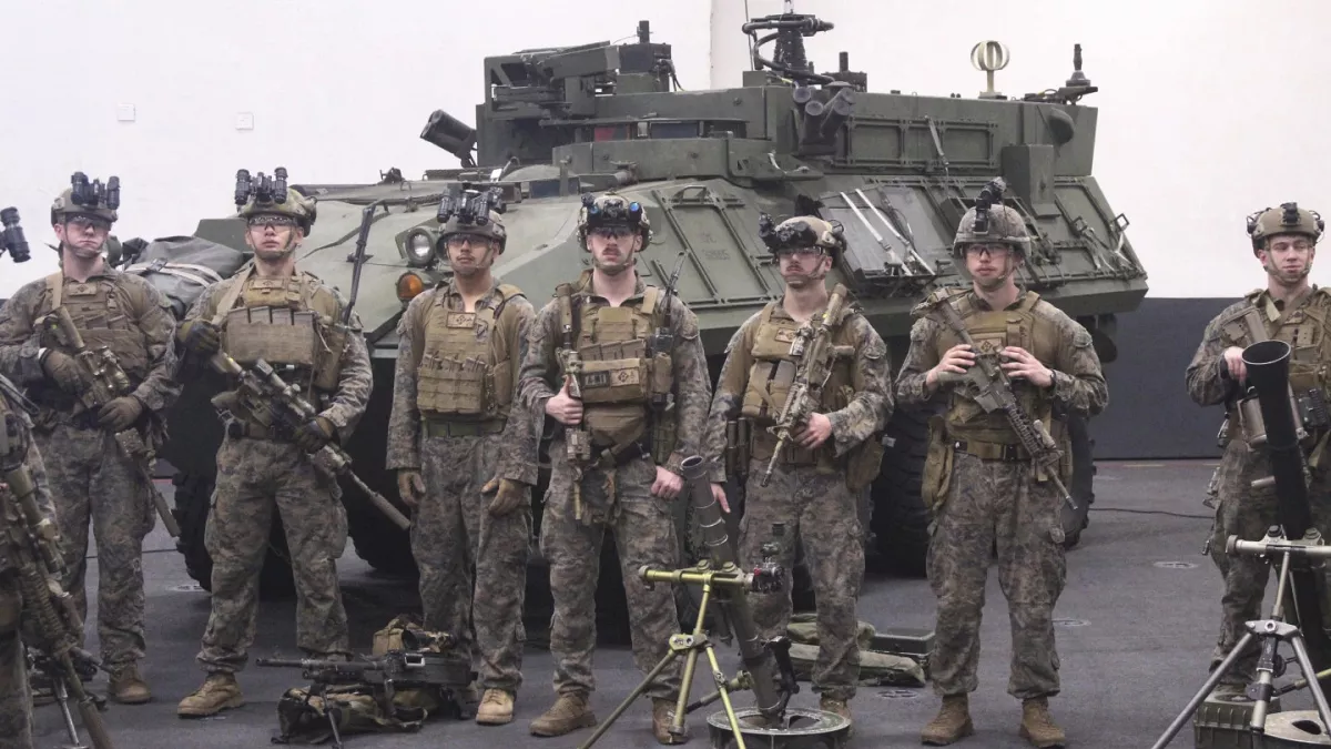 ABC: 2.200 &Alpha;&mu;&epsilon;&rho;&iota;&kappa;&alpha;&nu;&omicron;ί &pi;&epsilon;&zeta;&omicron;&nu;&alpha;ύ&tau;&epsilon;&sigmaf; &kappa;&alpha;&iota; 3 &pi;&omicron;&lambda;&epsilon;&mu;&iota;&kappa;ά &pi;&lambda;&omicron;ί&alpha; &pi;&rho;&omicron;&sigmaf; &Mu;. &Alpha;&nu;&alpha;&tau;&omicron;&lambda;ή