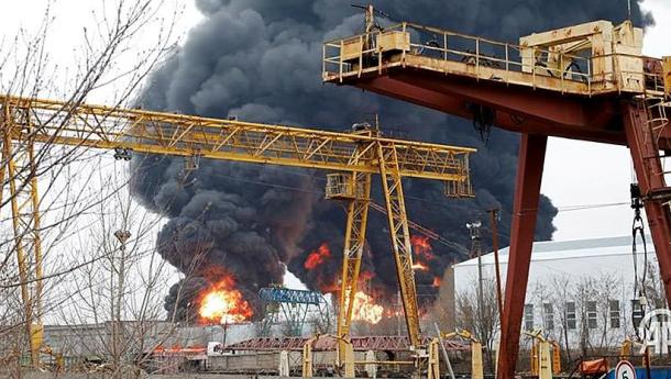 Ο στρατός του Ιράν απειλεί να κάνει «στάχτη» πετρελαϊκές εγκαταστάσεις