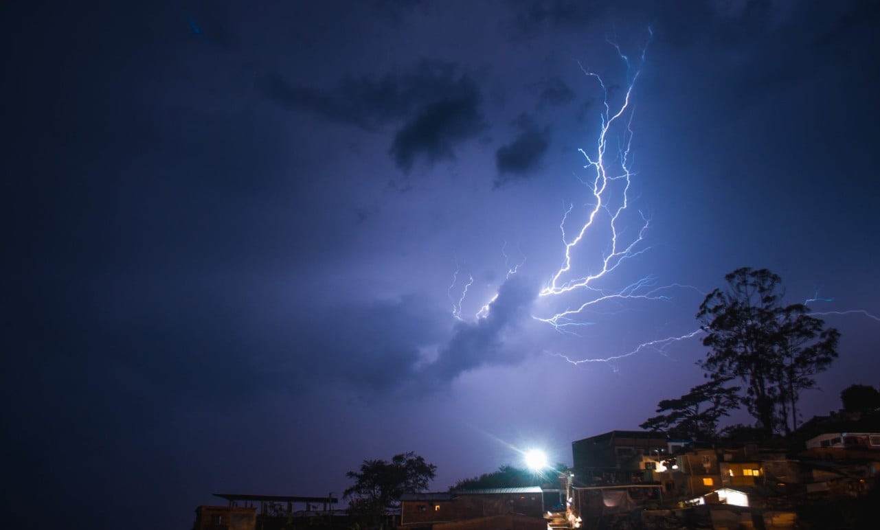 Βροχές, χαλάζι και χιόνι στο καιρικό σκηνικό - Σε ισχύ η κίτρινη προειδοποίηση