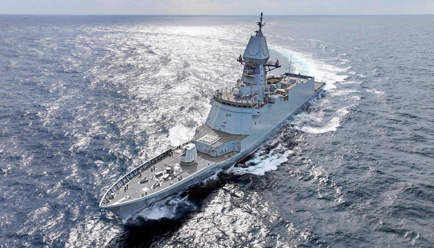 Νότια Κορέα: Εξετάζει το ενδεχόμενο ανάπτυξης πολεμικού πλοίου στο Ορμούζ