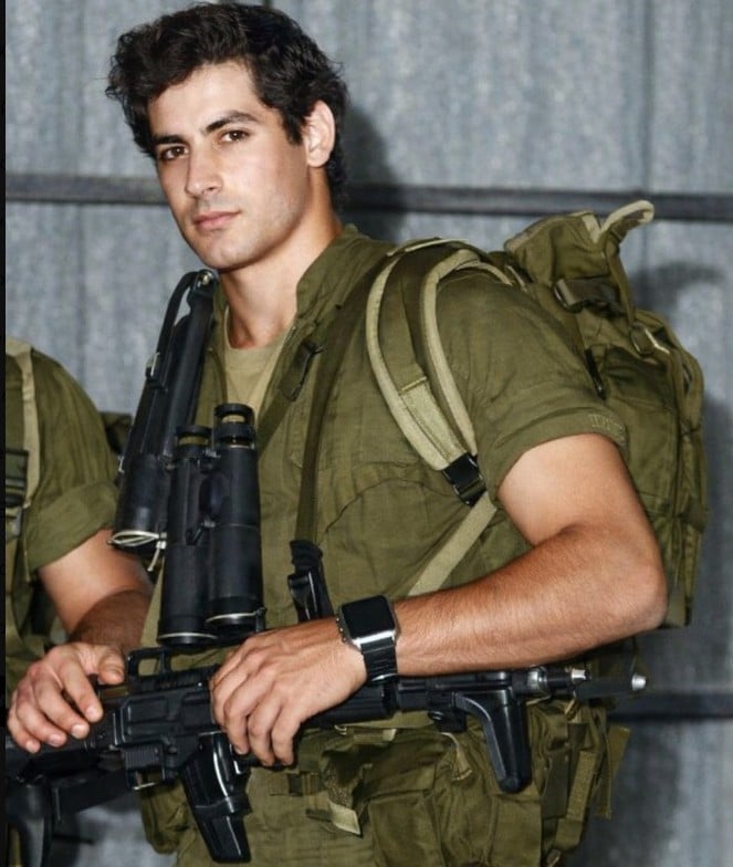 Συνεχίζεται το τρολάρισμα με τα «6 δάχτυλα» Νετανιάχου - Το σχόλιό του σε ΦΩΤΟ