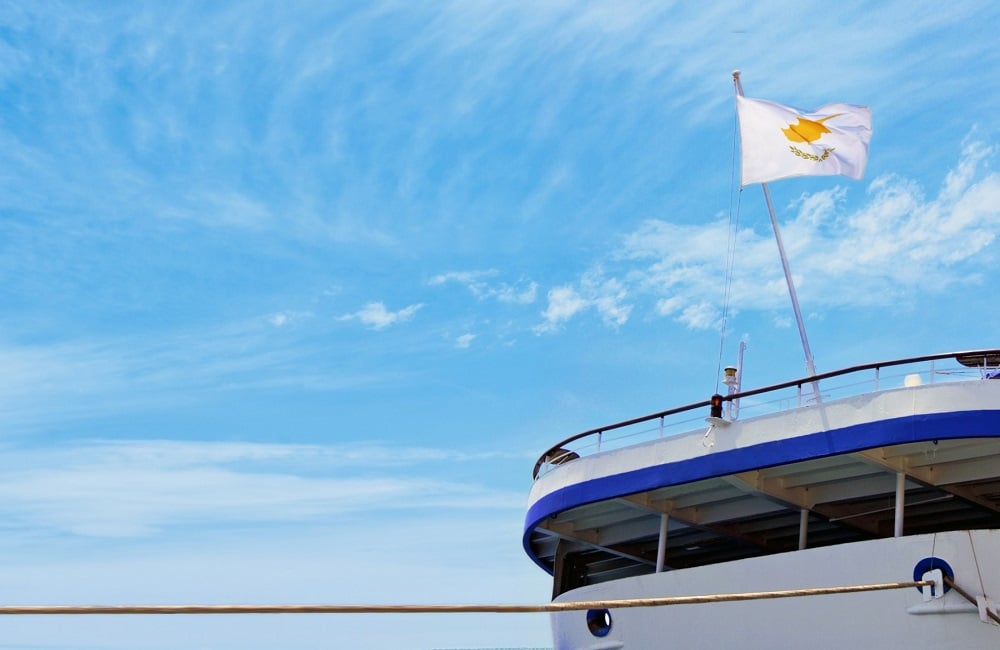 Πλοίο με κυπριακή σημαία καθηλωμένο στον αραβικό κόλπο