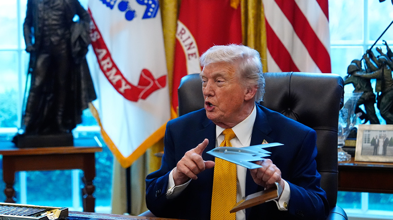 Τραμπ στο ΝΑΤΟ:«Δειλοί θα το θυμόμαστε, χωρίς τις ΗΠΑ είστε μία χάρτινη τίγρη»