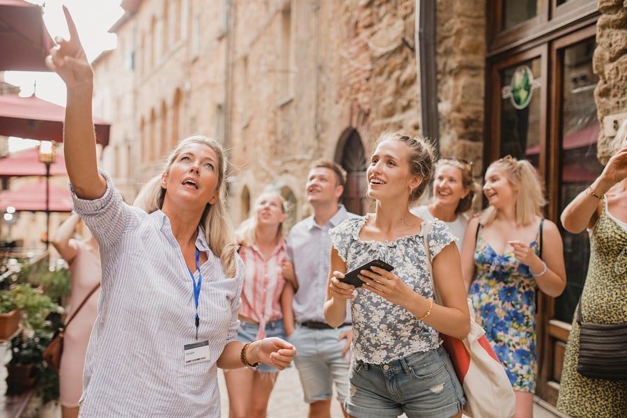 Κινητοποίηση ξεναγών την Παρασκευή για προβλήματα του κλάδου