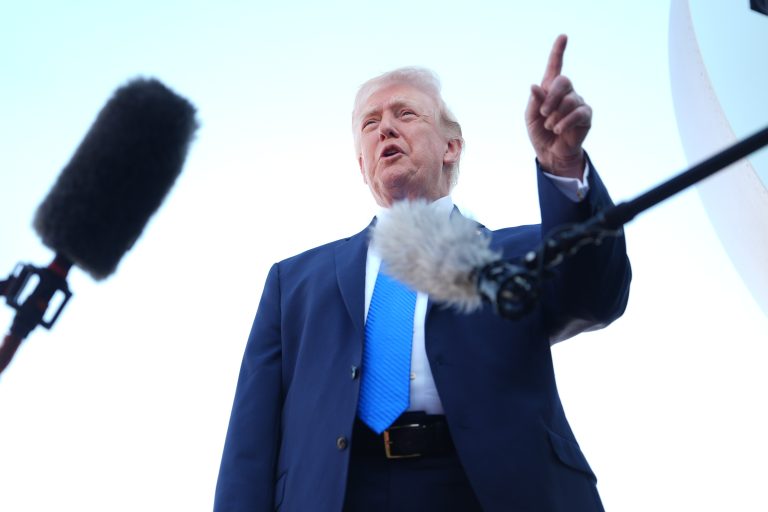 Πόλεμος στη Μέση Ανατολή: Οι ασταμάτητες αντιφάσεις του Τραμπ