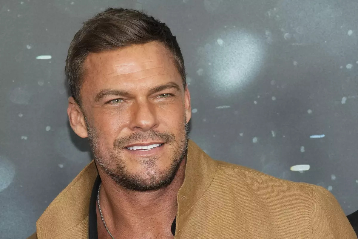 Πασίγνωστος ηθοποιός ξυλοφόρτωσε γείτονα του μπροστά στα παιδιά του -  Sigmalive