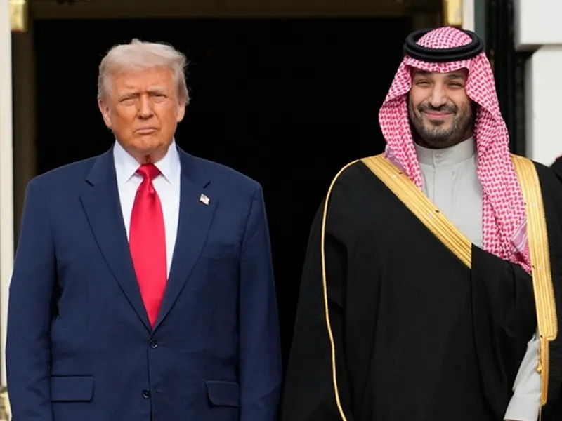 NYT: &Eta; &Sigma;.&Alpha;&rho;&alpha;&beta;ί&alpha; &pi;&iota;έ&zeta;&epsilon;&iota; &Tau;&rho;&alpha;&mu;&pi; &nu;&alpha; &sigma;&upsilon;&nu;&epsilon;&chi;ί&sigma;&epsilon;&iota; &pi;ό&lambda;&epsilon;&mu;&omicron; &kappa;&alpha;&tau;ά &Iota;&rho;ά&nu;-&laquo;&Iota;&sigma;&tau;&omicron;&rho;&iota;&kappa;ή &epsilon;&upsilon;&kappa;&alpha;&iota;&rho;ί&alpha;&raquo;