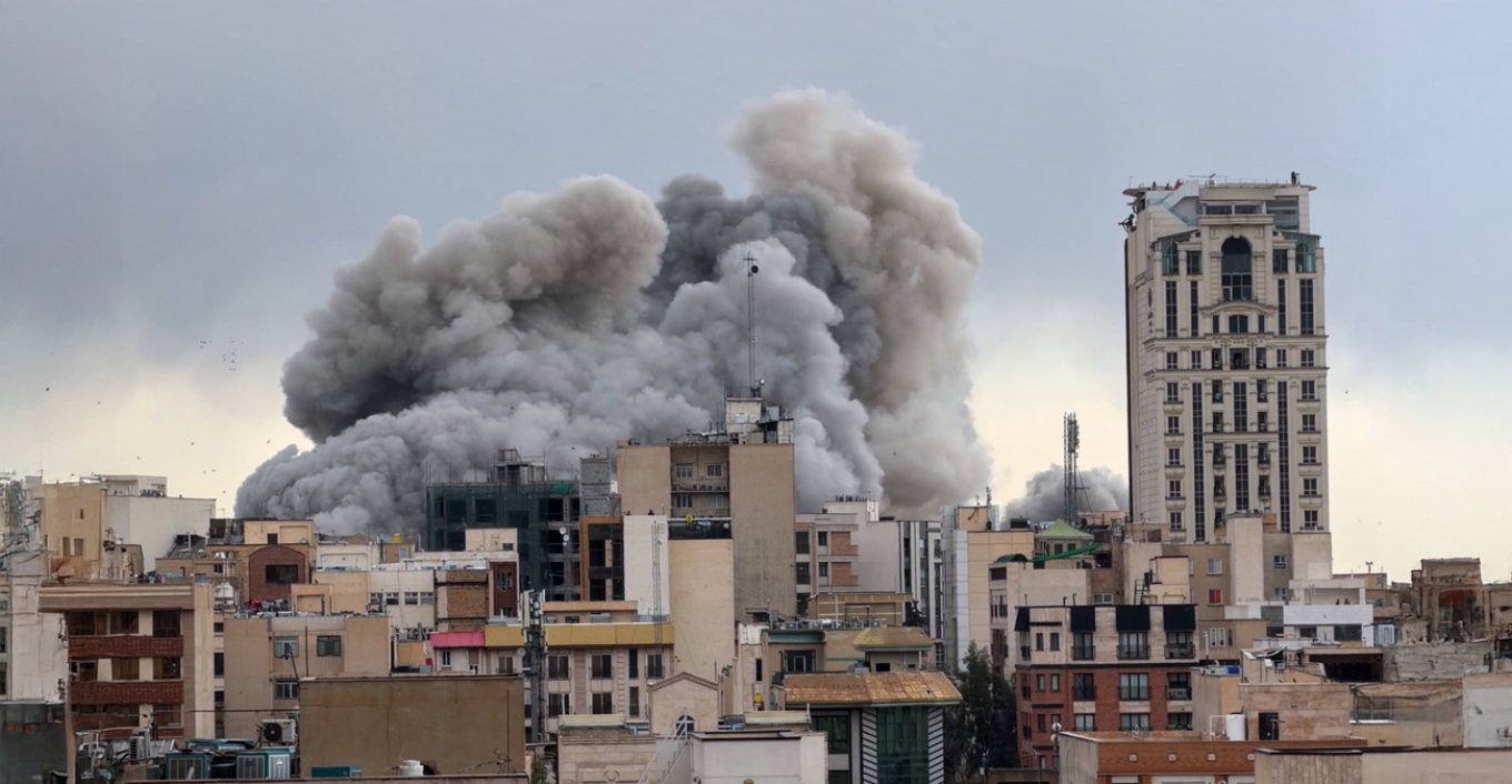 Bloomberg: Τα κράτη του Κόλπου σκέφτονται να μπουν στον πόλεμο κατά του Ιράν