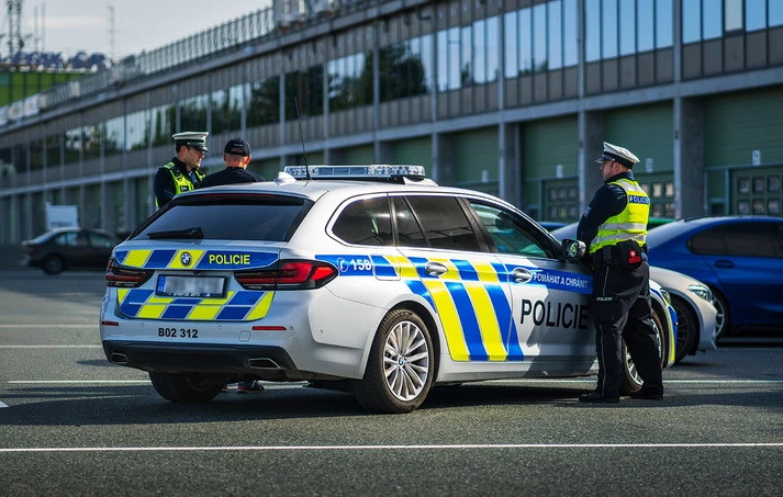 Τσεχία: Τρεις συλλήψεις για εμπρησμό σε βιομηχανία όπλων