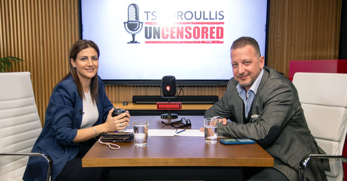 Uncensored: Ο Χρύσανθος Τσουρούλλης υποδέχεται την Έλενα Κούσιου (vid)