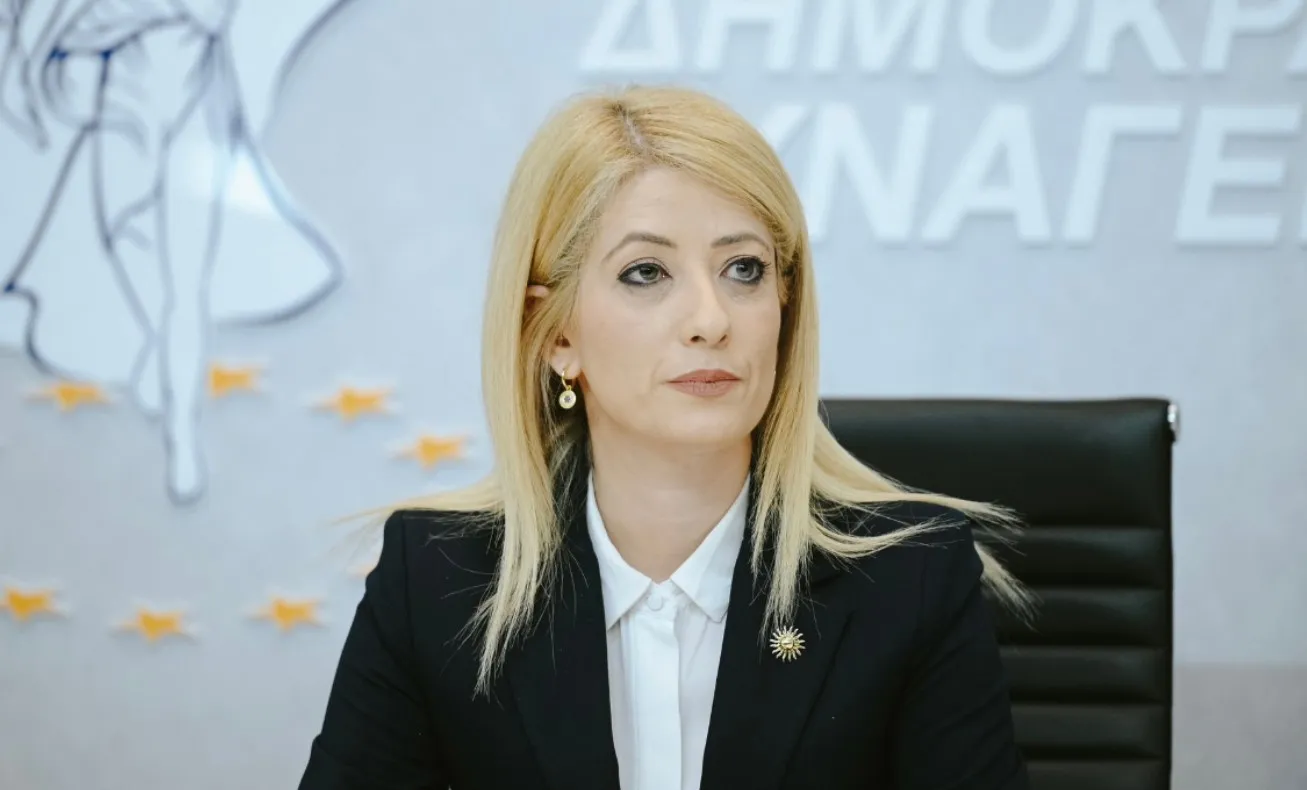 &Alpha;&nu;&nu;ί&tau;&alpha;: &Mu;ό&nu;&omicron; &omicron; &Delta;&Eta;&Sigma;&Upsilon; &mu;&pi;&omicron;&rho;&epsilon;ί &nu;&alpha; &delta;&iota;&alpha;&sigma;ώ&sigma;&epsilon;&iota; &tau;&omicron;&upsilon;&rho;&iota;&sigma;&mu;ό, &alpha;&nu;ά&pi;&tau;&upsilon;&xi;&eta; &kappa;&alpha;&iota; &omicron;&iota;&kappa;&omicron;&nu;&omicron;&mu;ί&alpha;