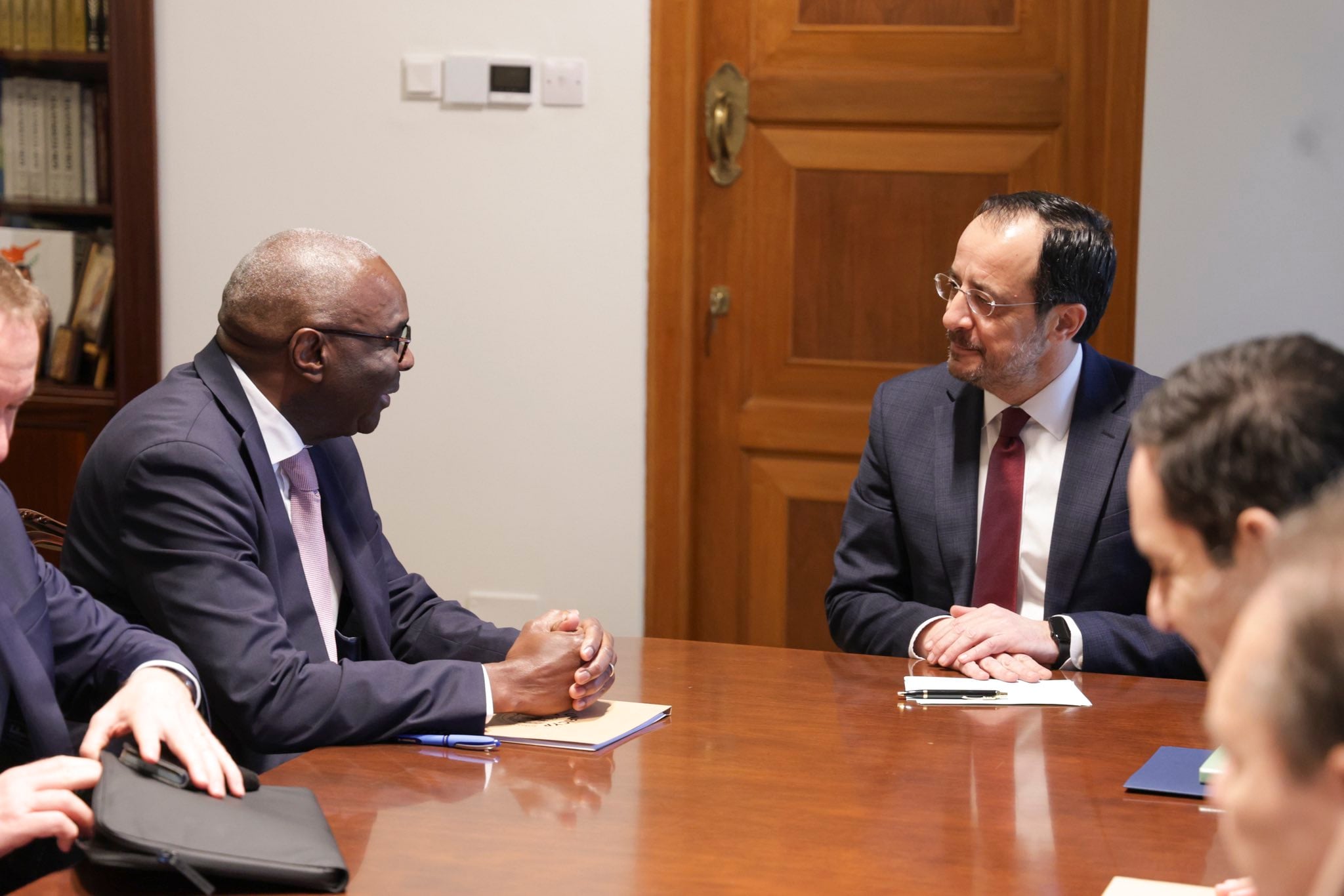 Συνάντηση ηγετών εντός Απριλίου ζήτησε ο ΠτΔ-Μήνυμα για επανέναρξη διαλόγου