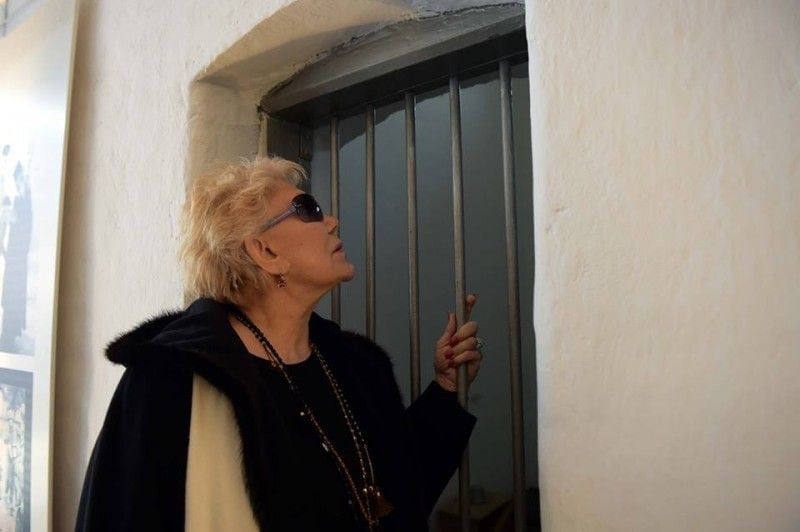 Beloved Greek Singer Marinella Passes Away