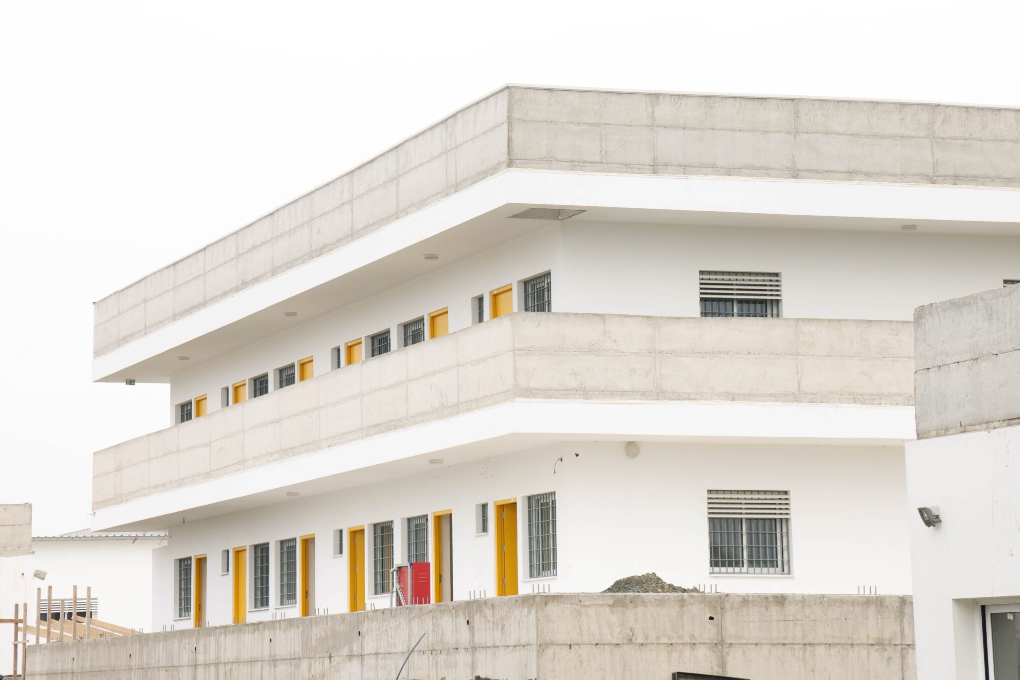 New Detention Center Opens in Limnes, Migrants Transferred from Menogeia