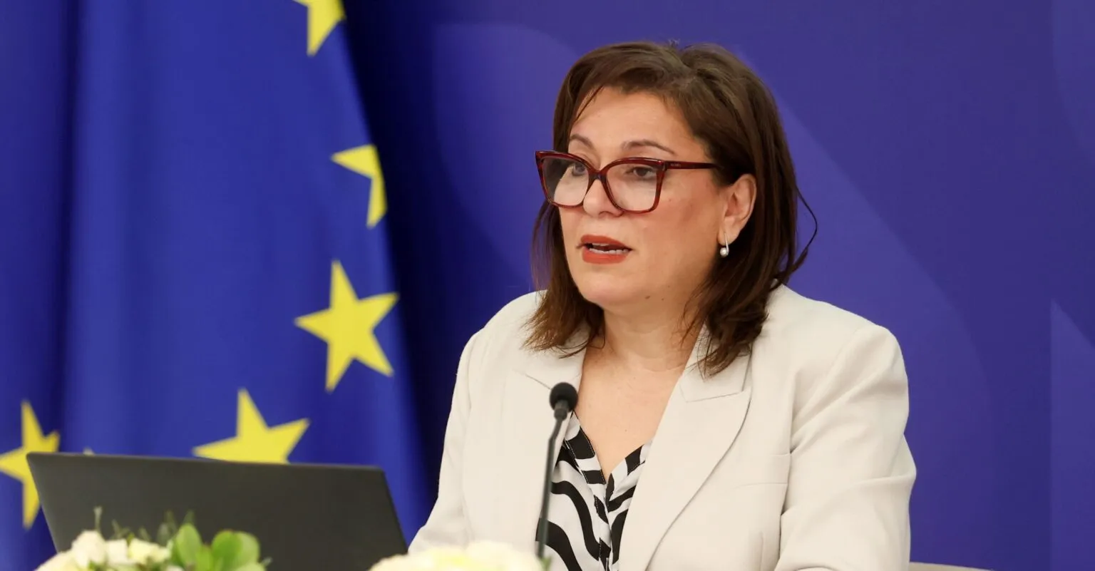 ΥΠΑΝ: Η ΕΕΚ πρέπει να αναγνωρίζεται ισότιμα με άλλες εκπαιδευτικές διαδρομες