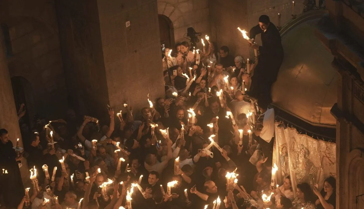 ΥΠΕΞ Ελλάδας: Θα εξαντλήσουμε κάθε δυνατότητα μεταφοράς του Αγίου Φωτός