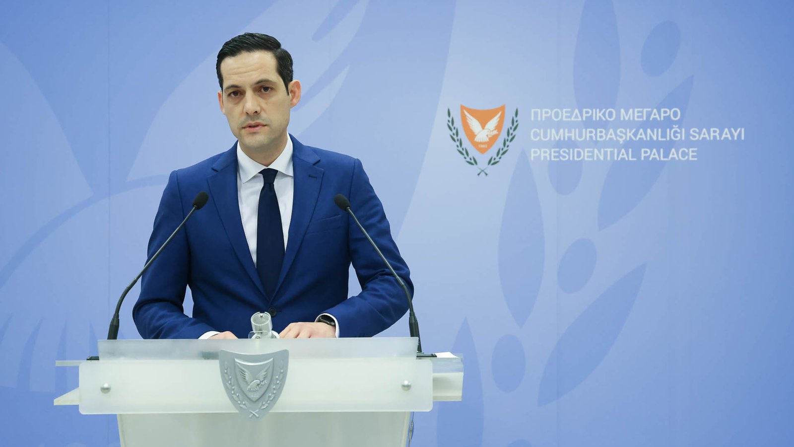 KE &gamma;&iota;&alpha; &iota;&sigma;&chi;&upsilon;&rho;&iota;&sigma;&mu;&omicron;ύ&sigmaf; &Delta;&rho;&omicron;&upsilon;&sigma;&iota;ώ&tau;&eta;: &laquo;Ό&pi;&omicron;&iota;&omicron;&sigmaf; έ&chi;&epsilon;&iota; &sigma;&tau;&omicron;&iota;&chi;&epsilon;ί&alpha; &nu;&alpha; &tau;&alpha; &delta;ώ&sigma;&epsilon;&iota; &sigma;&tau;&iota;&sigmaf; &alpha;&rho;&chi;έ&sigmaf;&raquo;