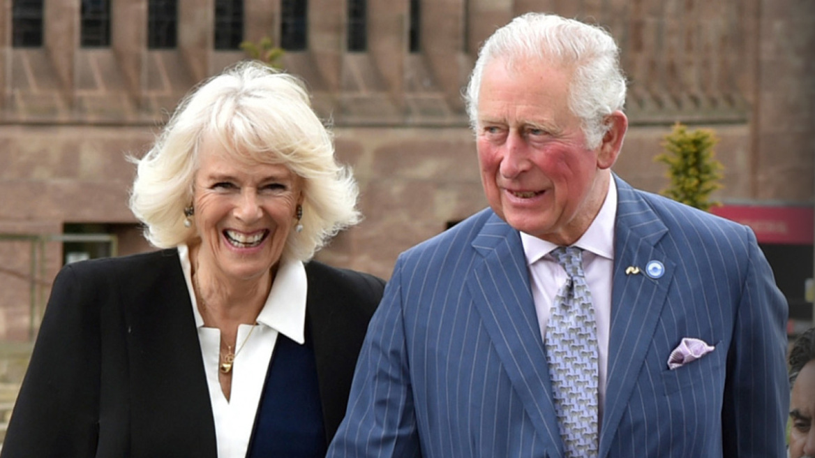 &Sigma;&tau;&iota;&sigmaf; &Eta;&Pi;&Alpha; &omicron; &Kappa;ά&rho;&omicron;&lambda;&omicron;&sigmaf; &Gamma;΄ &kappa;&alpha;&iota; &eta; &Kappa;&alpha;&mu;ί&lambda;&alpha; &ndash; &Pi;&omicron;&lambda;&iota;&tau;&iota;&kappa;έ&sigmaf; &alpha;&nu;&tau;&iota;&delta;&rho;ά&sigma;&epsilon;&iota;&sigmaf; &sigma;&tau;&omicron; &Lambda;&omicron;&nu;&delta;ί&nu;&omicron;