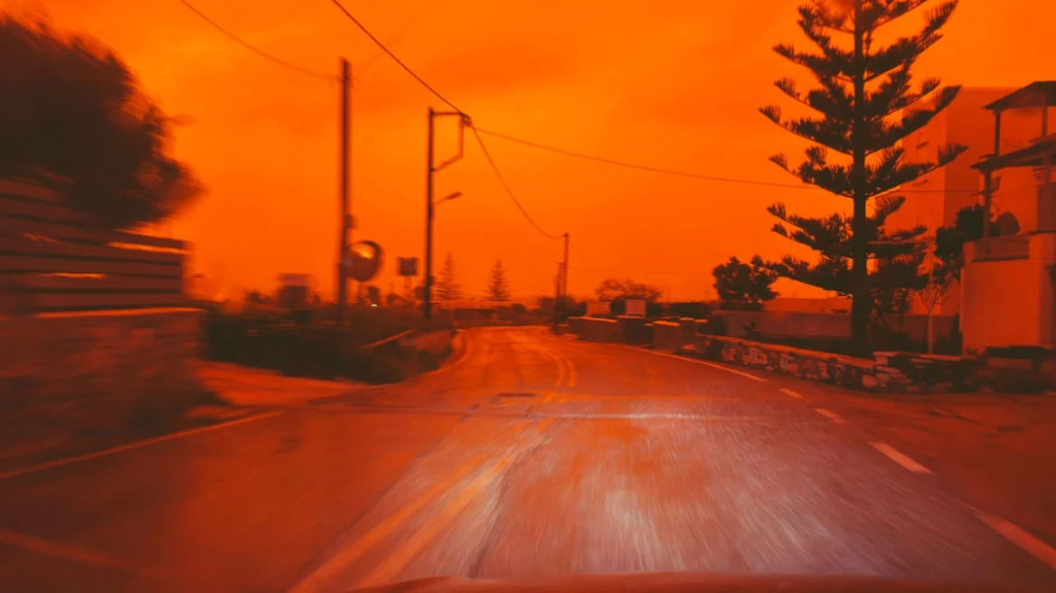 «Πνίγηκαν» από την αφρικανική σκόνη Κρήτη και Κυκλάδες - Προβλήματα σε πτήσεις