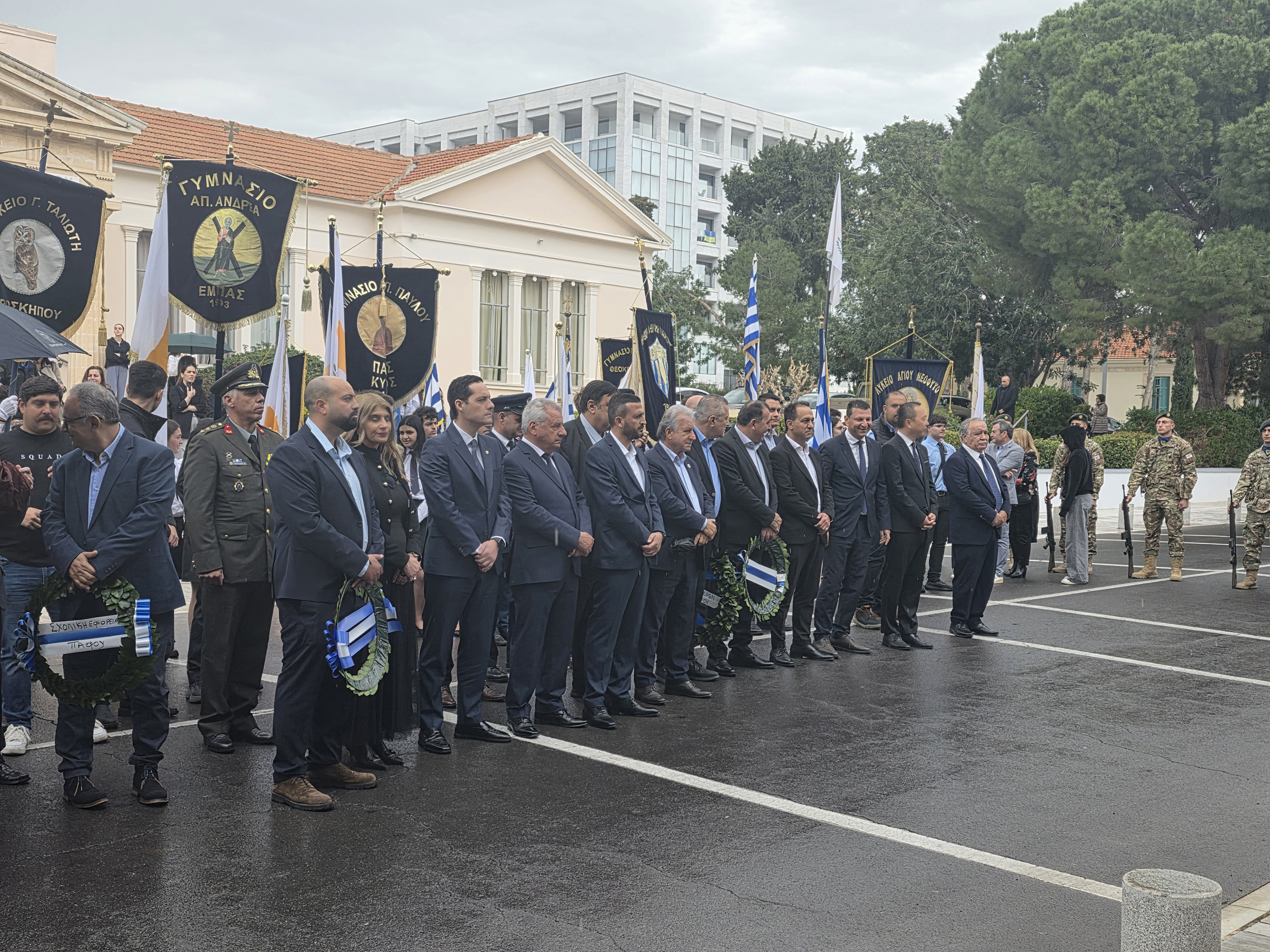 1&eta; &Alpha;&pi;&rho;&iota;&lambda;ί&omicron;&upsilon; 1955-1959: &Pi;&omicron;&lambda;&iota;&tau;&epsilon;ί&alpha; &kappa;&alpha;&iota; &lambda;&alpha;ό&sigmaf; &tau;ί&mu;&eta;&sigma;&alpha;&nu; &tau;&omicron;&nu; &Alpha;&gamma;ώ&nu;&alpha; &tau;&eta;&sigmaf; &Epsilon;&Omicron;&Kappa;&Alpha; (&Beta;&Iota;&Nu;&Tau;&Epsilon;&Omicron;)