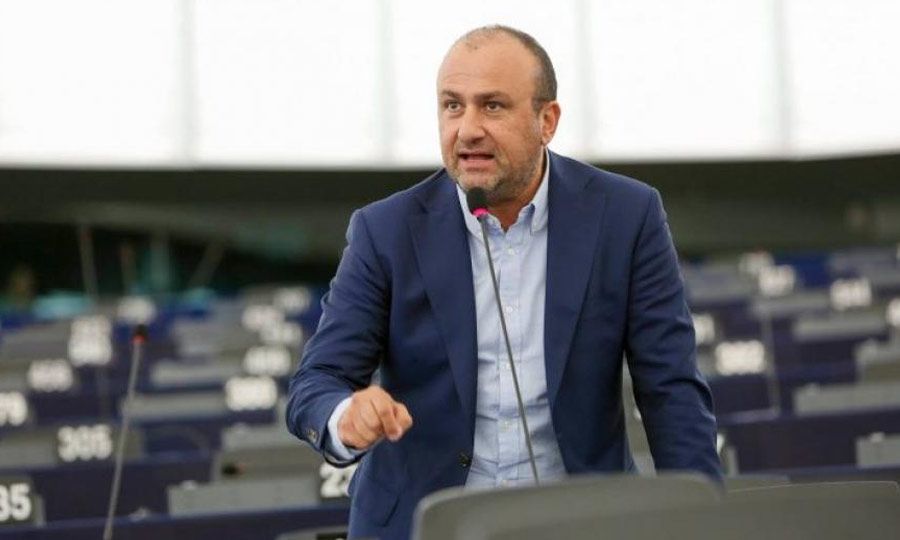 Έ&delta;&omega;&sigma;&epsilon; &tau;&omicron; &tau;&eta;&lambda;έ&phi;&omega;&nu;ό &tau;&omicron;&upsilon; &sigma;&tau;&iota;&sigmaf; &Alpha;&rho;&chi;έ&sigmaf; &gamma;&iota;&alpha; έ&lambda;&epsilon;&gamma;&chi;&omicron; &omicron; &Pi;&alpha;&pi;&alpha;&delta;ά&kappa;&eta;&sigmaf;