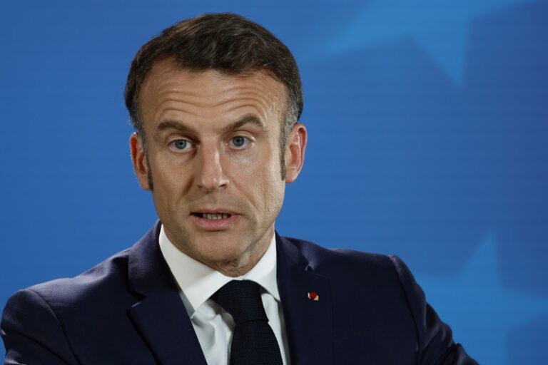 &Mu;&alpha;&kappa;&rho;ό&nu; &kappa;&alpha;&tau;ά &Tau;&rho;&alpha;&mu;&pi;: &laquo;&Delta;&epsilon;&nu; &epsilon;ί&nu;&alpha;&iota; &sigma;ό&omicron;&upsilon; &eta; &delta;&iota;&epsilon;&theta;&nu;ή&sigmaf; &pi;&omicron;&lambda;&iota;&tau;&iota;&kappa;ή&raquo;