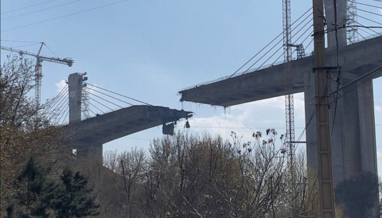 &Iota;&rho;ά&nu;: &Alpha;&epsilon;&rho;&omicron;&pi;&omicron;&rho;&iota;&kappa;έ&sigmaf; &epsilon;&pi;&iota;&theta;έ&sigma;&epsilon;&iota;&sigmaf; &pi;&lambda;ή&tau;&tau;&omicron;&upsilon;&nu; &tau;&eta;&nu; &laquo;&upsilon;&psi;&eta;&lambda;ό&tau;&epsilon;&rho;&eta; &gamma;έ&phi;&upsilon;&rho;&alpha; &sigma;&tau;&eta; &Mu;. &Alpha;&nu;&alpha;&tau;&omicron;&lambda;ή&raquo;