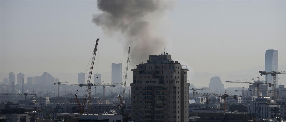 &Iota;&rho;ά&nu;: &Epsilon;&kappa;&tau;ό&sigmaf; &lambda;&epsilon;&iota;&tau;&omicron;&upsilon;&rho;&gamma;ί&alpha;&sigmaf; &omicron;&iota; &delta;ύ&omicron; &mu;&epsilon;&gamma;&alpha;&lambda;ύ&tau;&epsilon;&rho;&epsilon;&sigmaf; &chi;&alpha;&lambda;&upsilon;&beta;&omicron;&upsilon;&rho;&gamma;ί&epsilon;&sigmaf; &mu;&epsilon;&tau;ά &alpha;&pi;ό &pi;&lambda;ή&gamma;&mu;&alpha;&tau;&alpha;