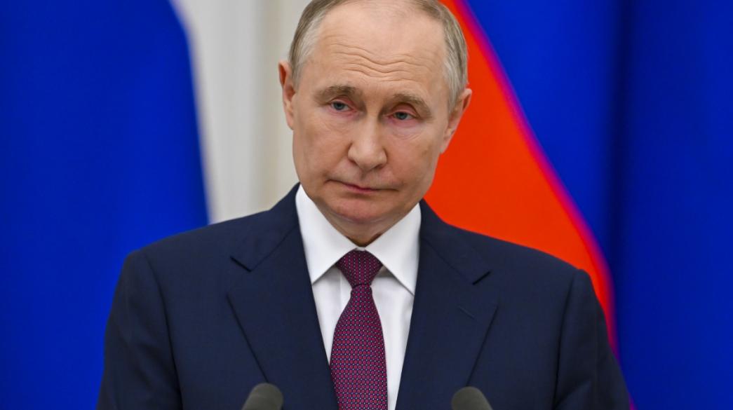 Ρωσία: Στο κελί για 8,5 χρόνια γλύπτης-Παρουσίαζε Πούτιν και Πατριάρχη σε έργο