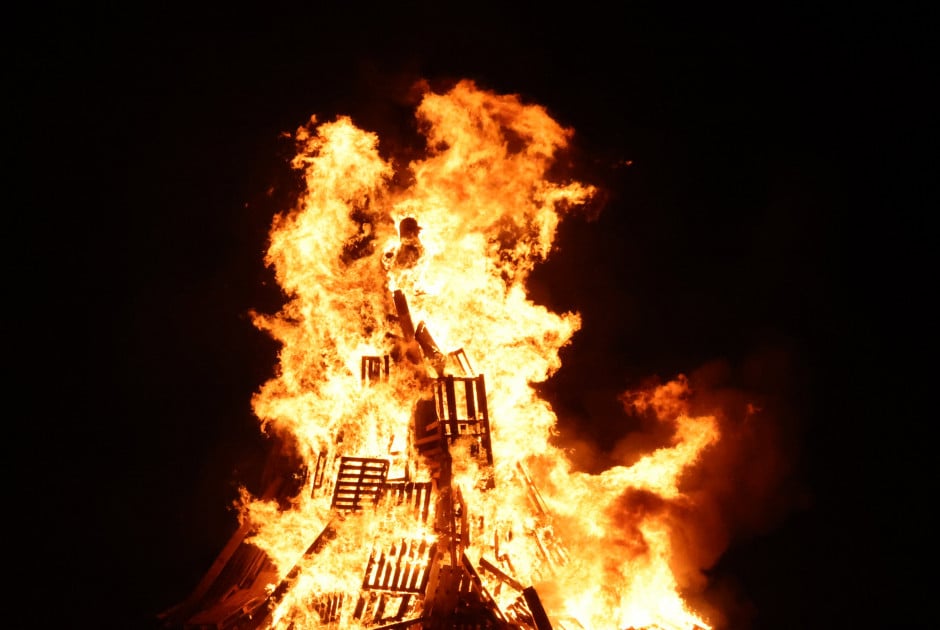 Έλεγχοι για λαμπρατζιές και κροτίδες-Περιπολίες για άναμμα φωτιάς